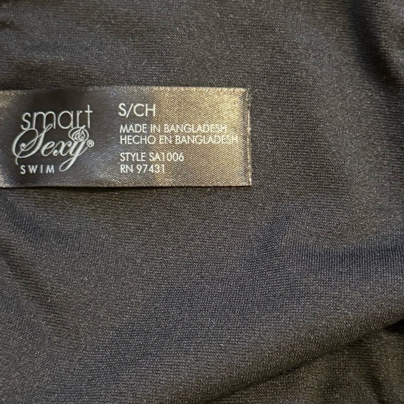 Low rise black and white bikini bottoms. Small - Picture 4 of 5